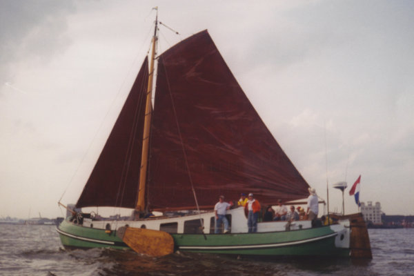 Neeltje under sail